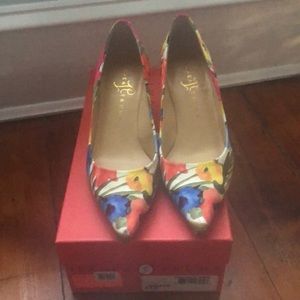 Ivanka Trump Indico 2 heel 5.5 m floral fabric